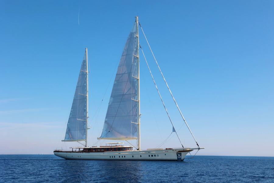 203' 2026 Ares Yachts 