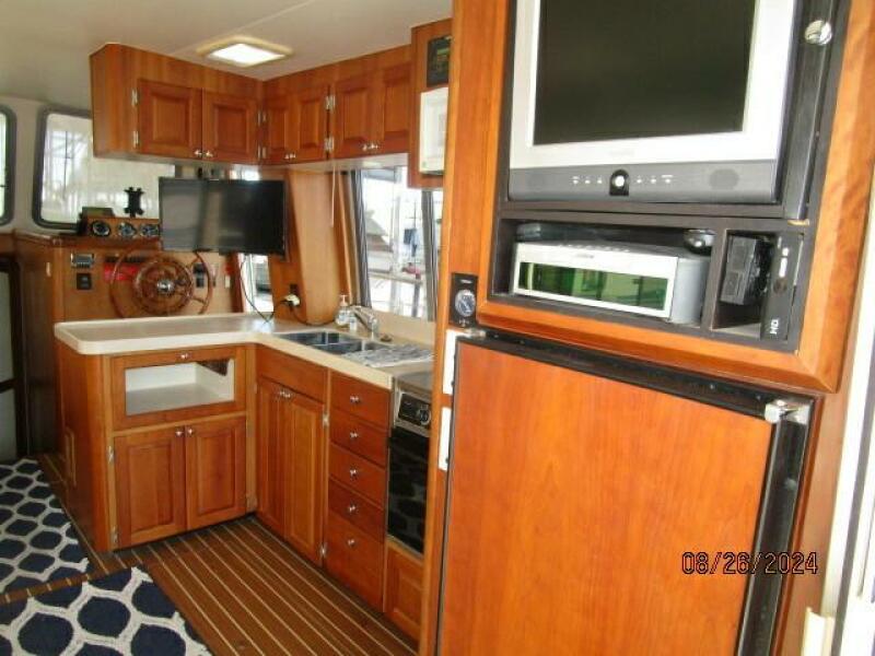 40' Mainship galley1