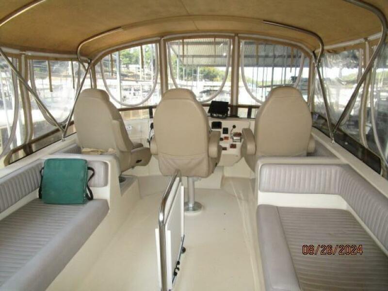 40' Mainship flybridge forward