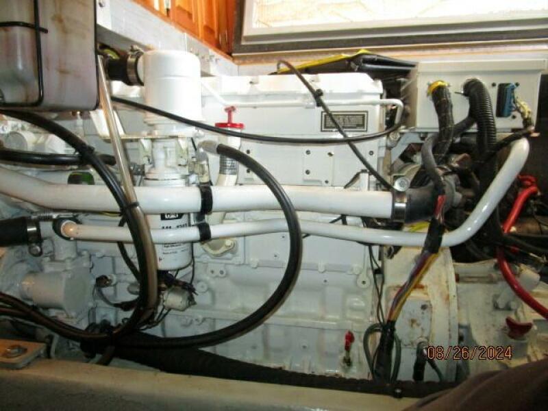 40' Mainship main engine1