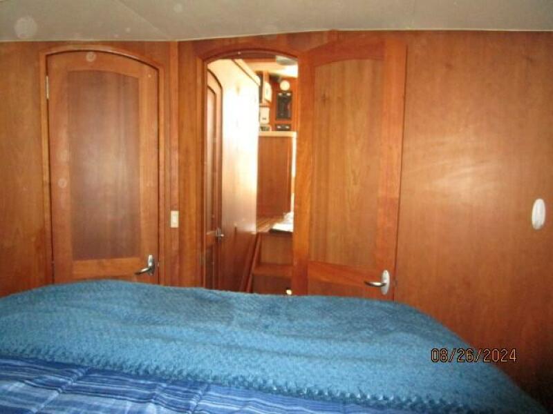 40' Mainship master stateroom aft
