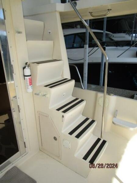 40' Mainship aftdeck-flybridge stairs