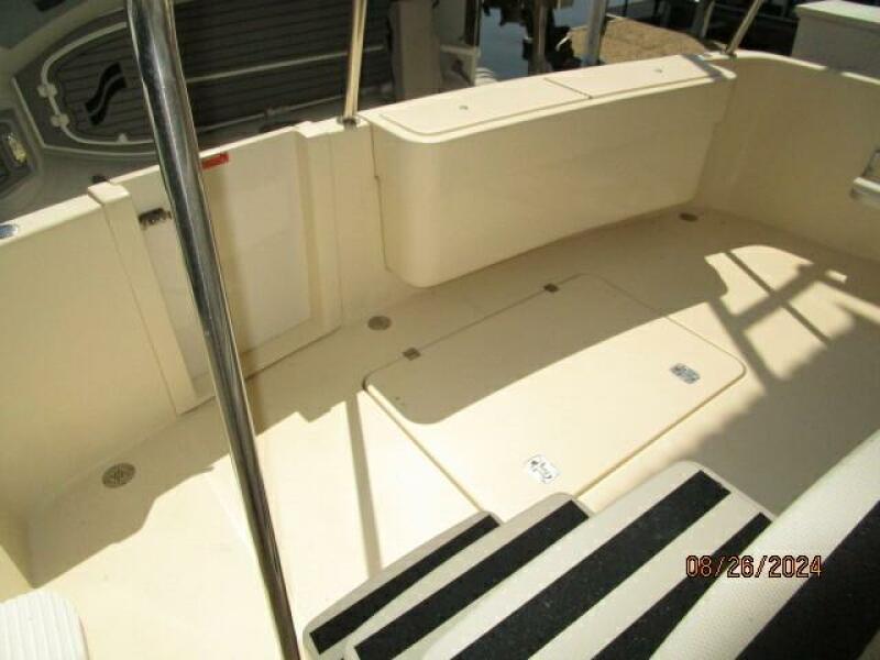 40' Mainship aftdeck1