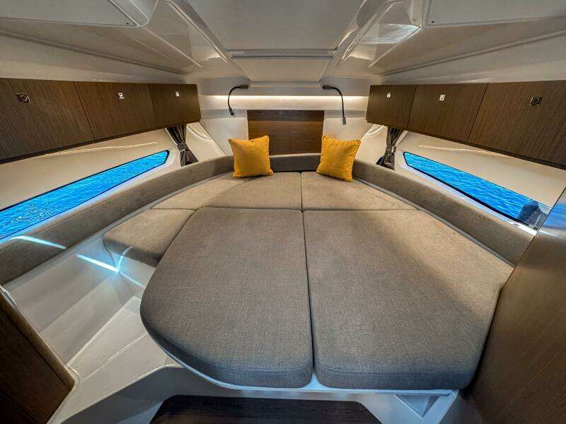 29ft Beneteau Yacht For Sale