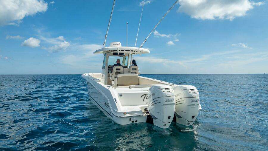 330 Boston Whaler 33ft Boston Whaler Yacht For Sale