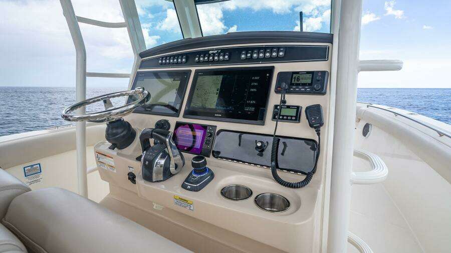 330 Boston Whaler 33ft Boston Whaler Yacht For Sale