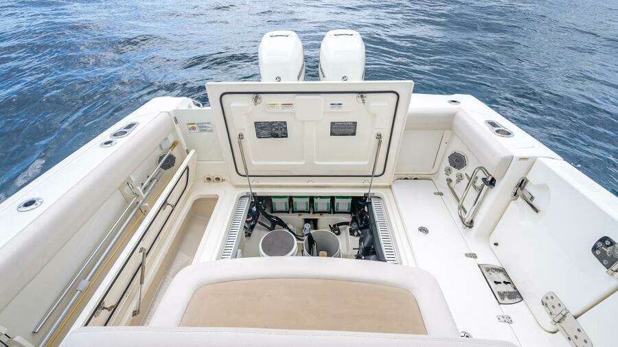 330 Boston Whaler 33ft Boston Whaler Yacht For Sale