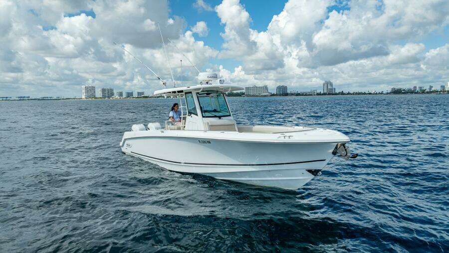 330 Boston Whaler 33ft Boston Whaler Yacht For Sale