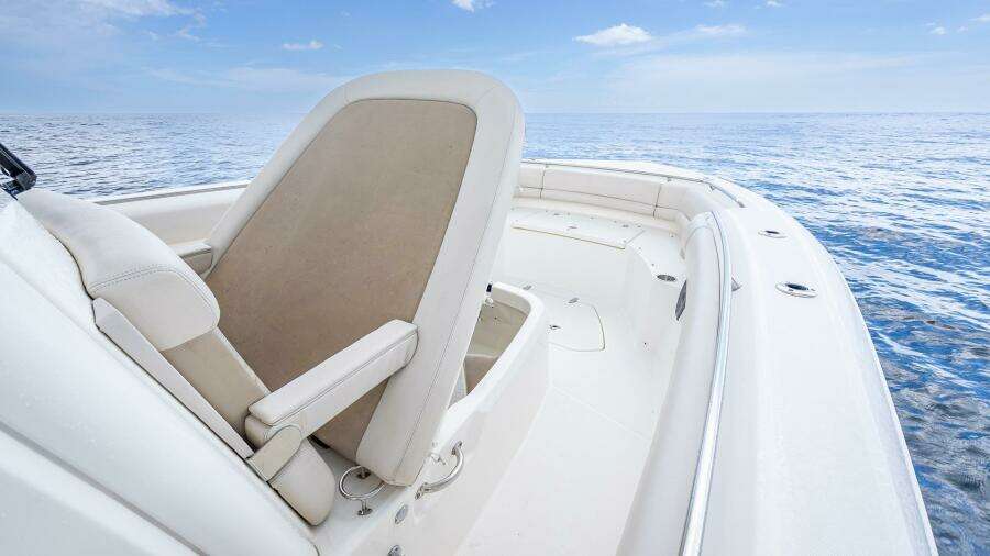 330 Boston Whaler 33ft Boston Whaler Yacht For Sale