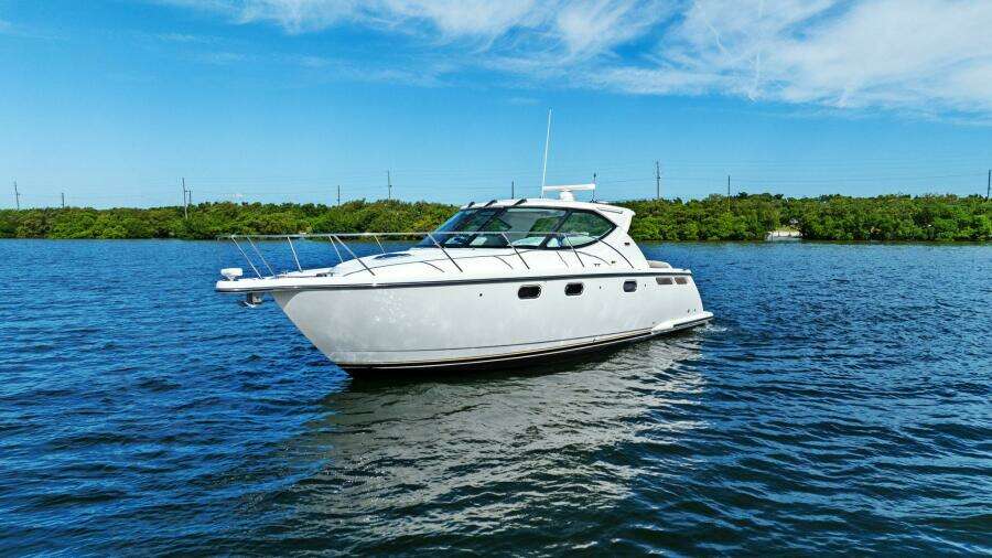 2008 Tiara Yachts 3500 Sovran 