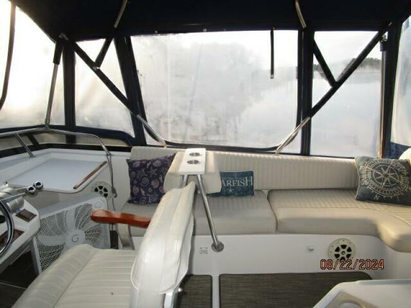 43' Mainship flybridge starboard