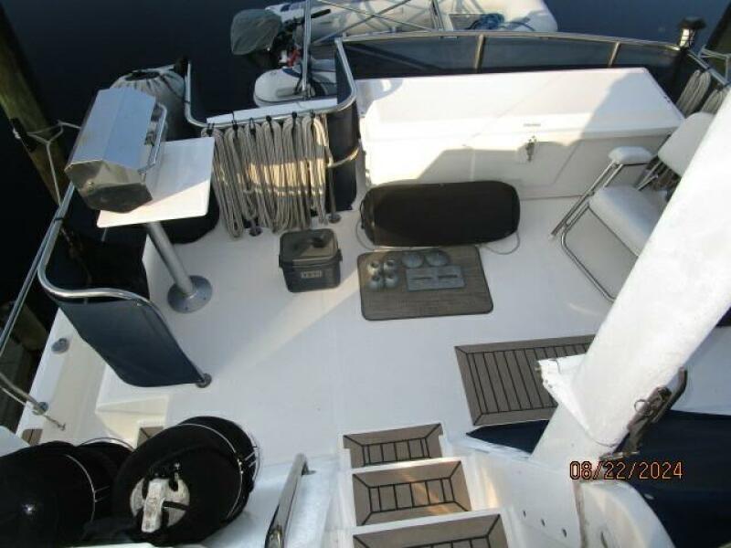 43' Mainship trunk cabin