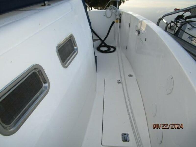 43' Mainship aftdeck starboard