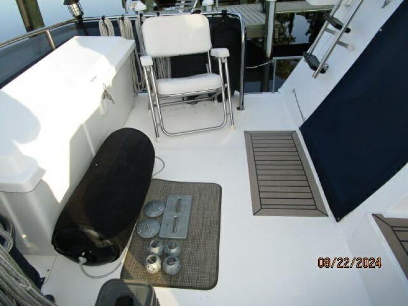 43' Mainship trunk cabin port