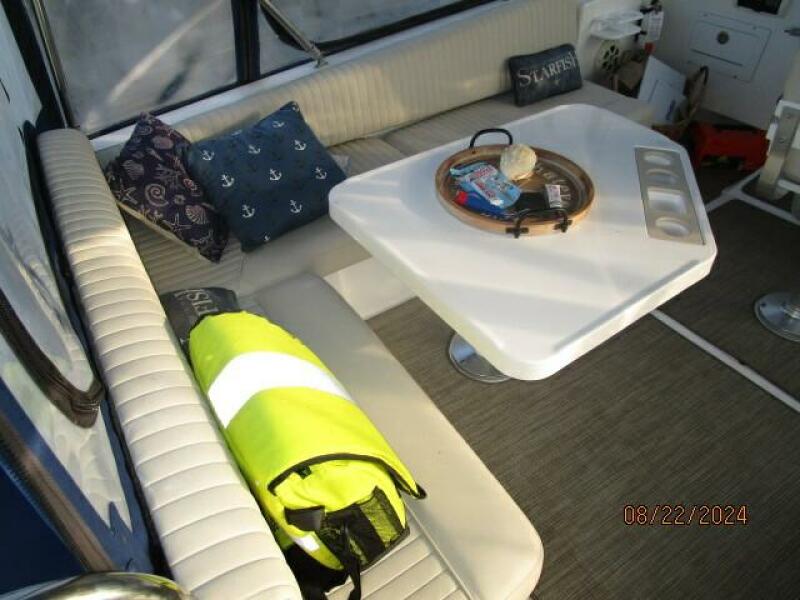 43' Mainship flybridge port seating
