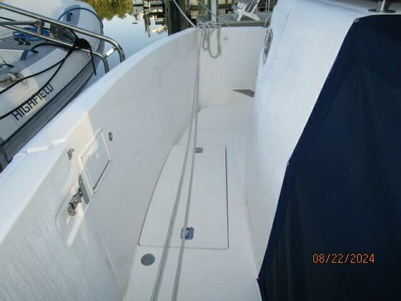 43' Mainship aftdeck port