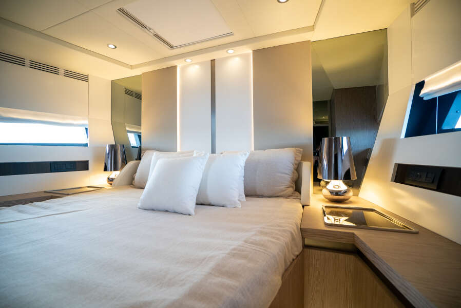 60ft Azimut Yacht For Sale