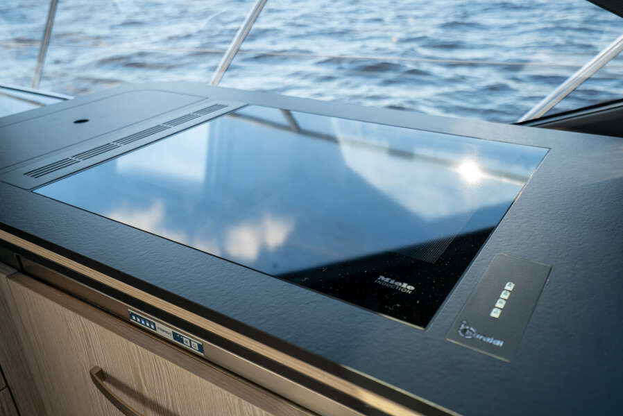 60ft Azimut Yacht For Sale