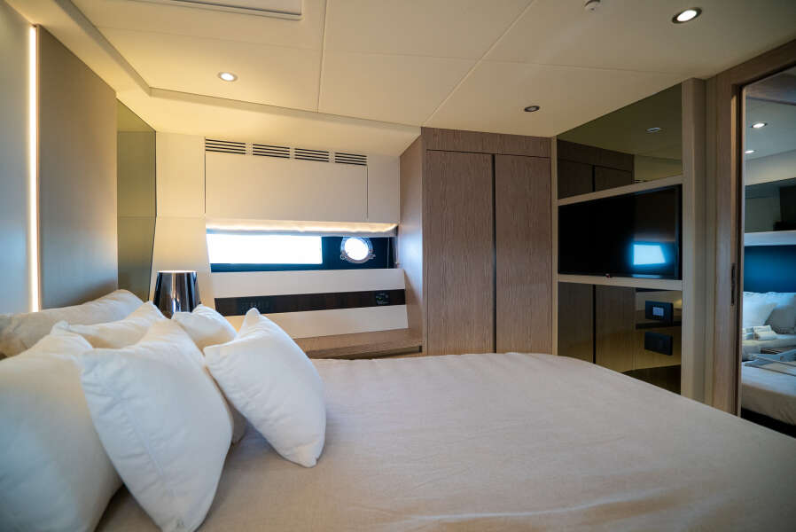 60ft Azimut Yacht For Sale