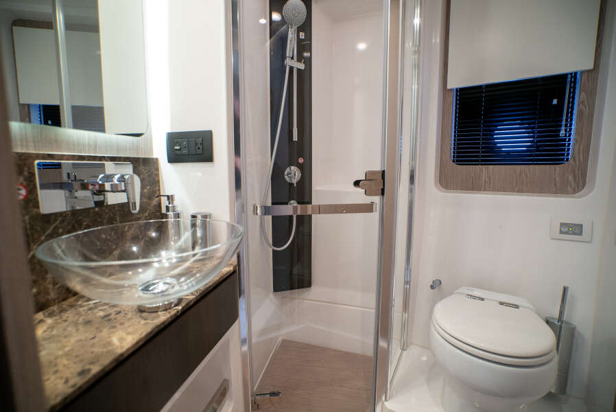 60ft Azimut Yacht For Sale