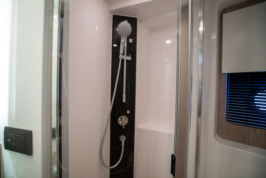 60ft Azimut Yacht For Sale