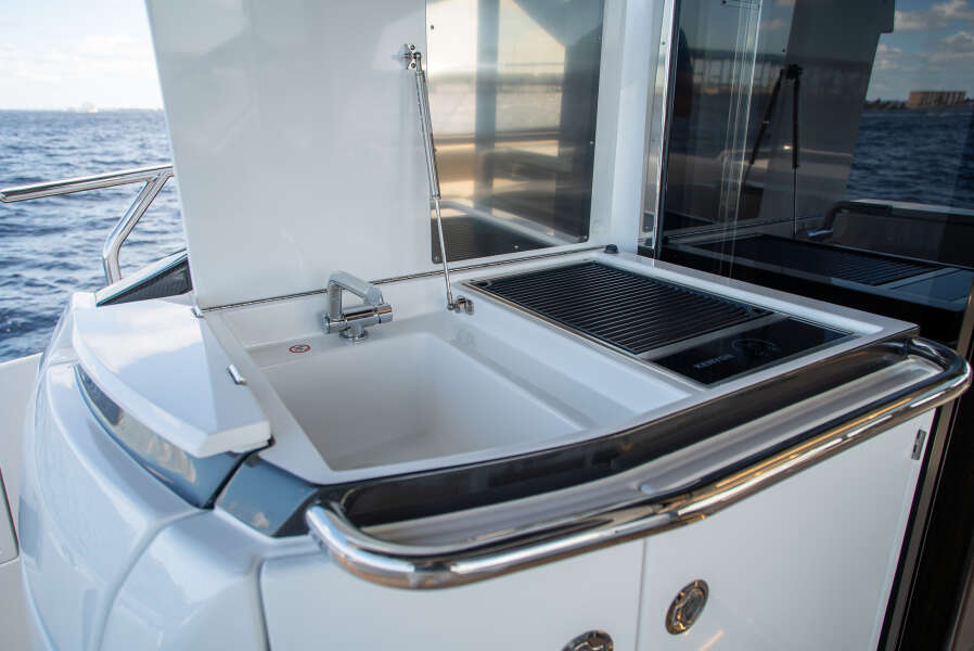 60ft Azimut Yacht For Sale