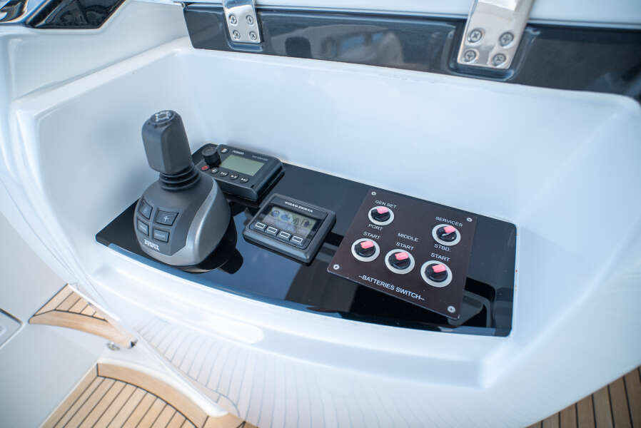 60ft Azimut Yacht For Sale