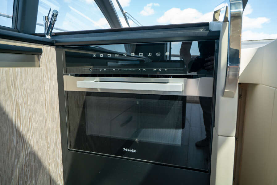 60ft Azimut Yacht For Sale