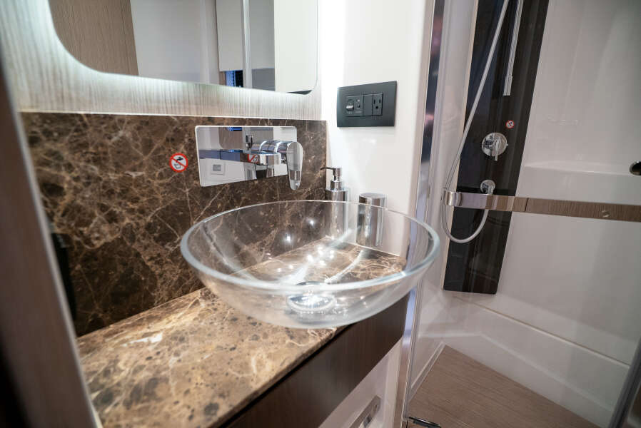 60ft Azimut Yacht For Sale