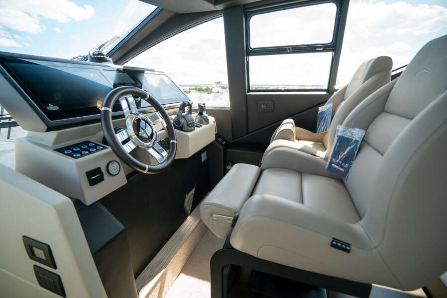 60ft Azimut Yacht For Sale