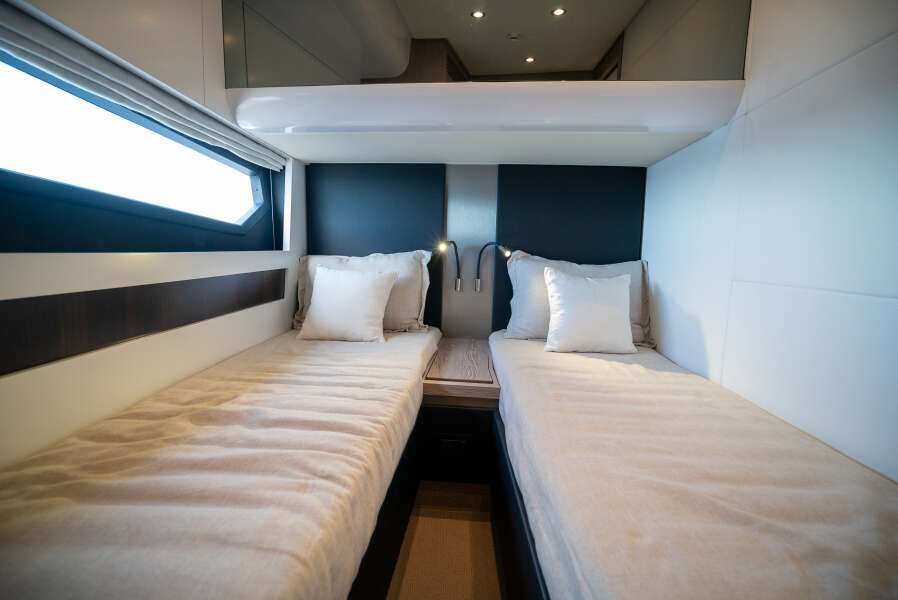 60ft Azimut Yacht For Sale