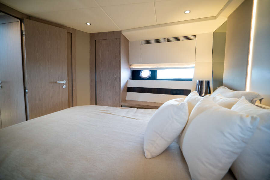 60ft Azimut Yacht For Sale