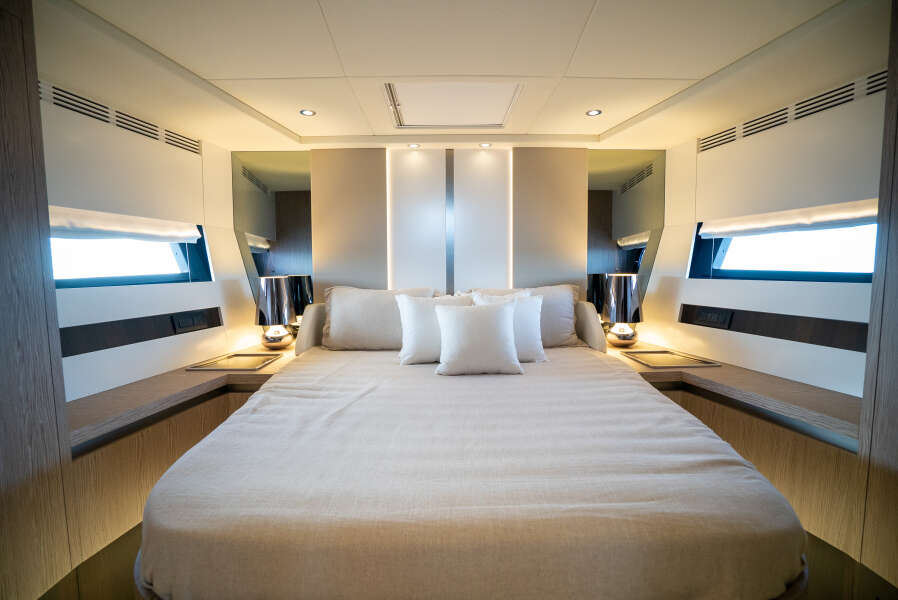 60ft Azimut Yacht For Sale