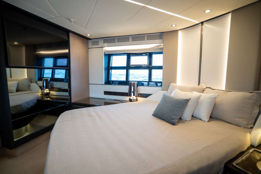 60ft Azimut Yacht For Sale