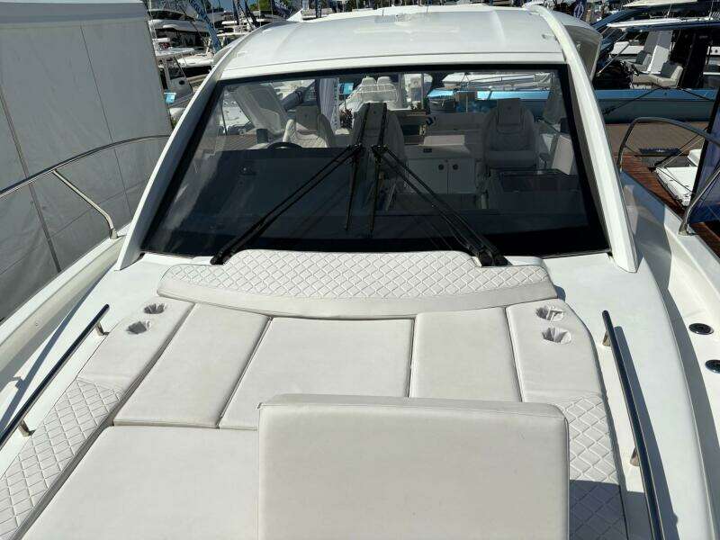 43ft Jeanneau Yacht For Sale
