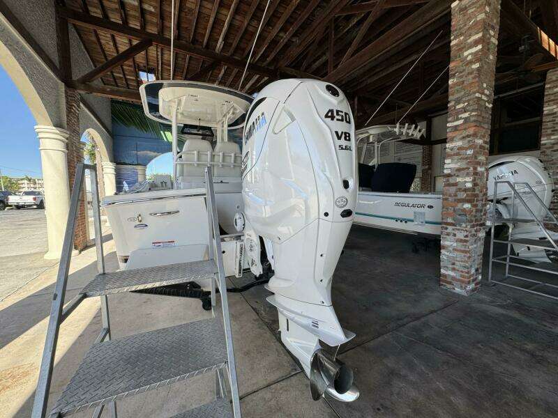 26ft Regulator Yacht For Sale