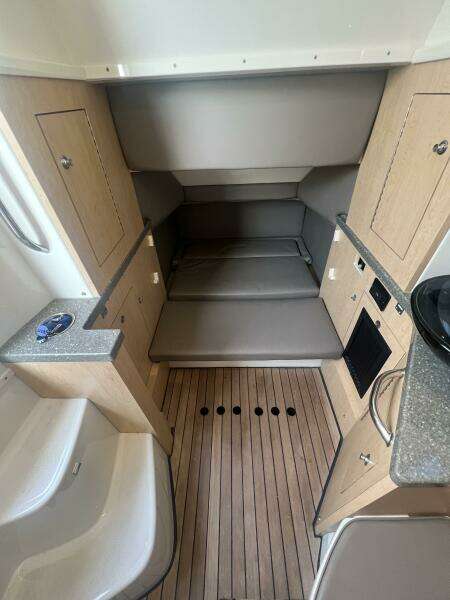 HCB 42 Five Wahoo - Interiors