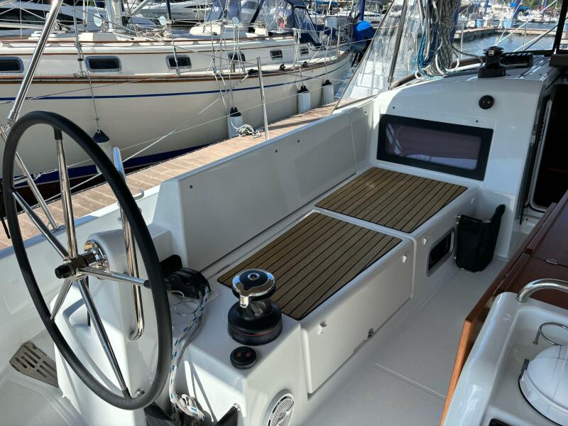 2019 Jeanneau Sun Odyssey 440