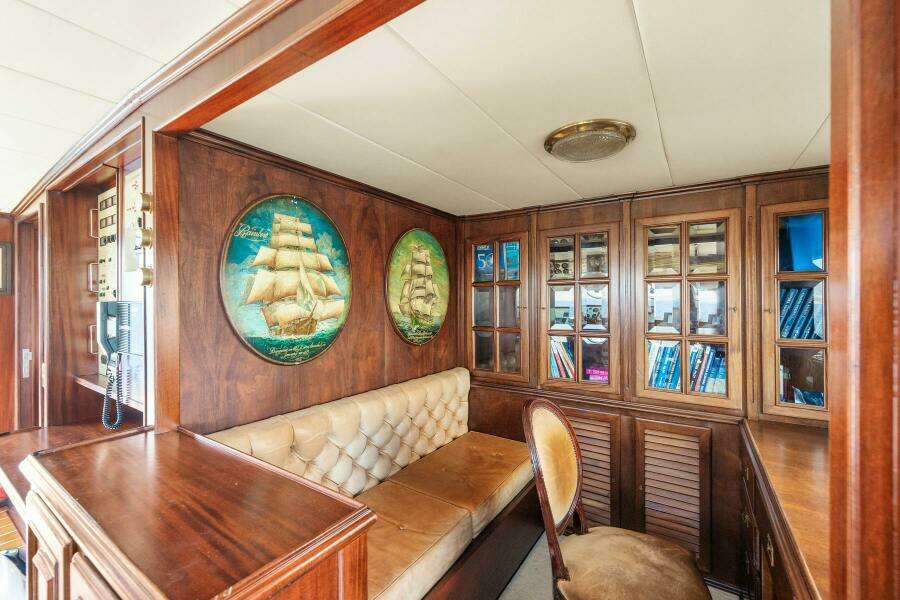 AMMIRAGLIO 91ft Na Vi Yacht For Sale