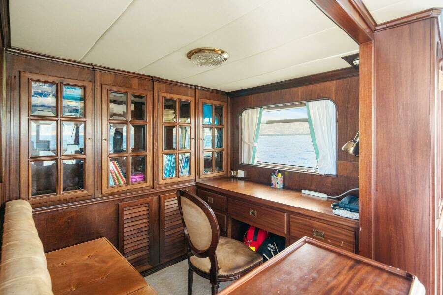 AMMIRAGLIO 91ft Na Vi Yacht For Sale