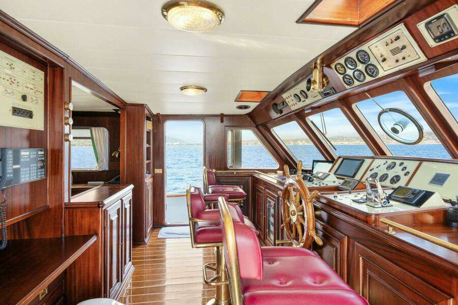 AMMIRAGLIO 91ft Na Vi Yacht For Sale