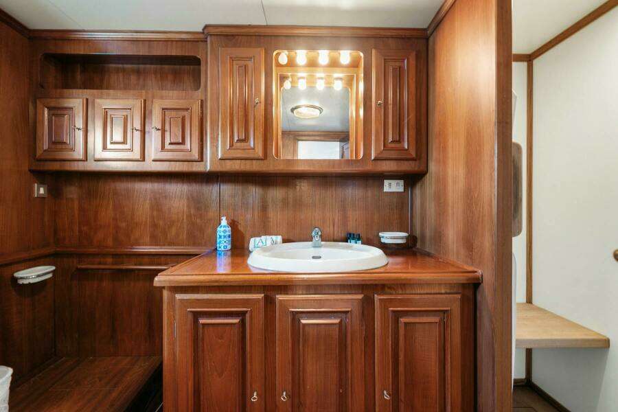 AMMIRAGLIO 91ft Na Vi Yacht For Sale