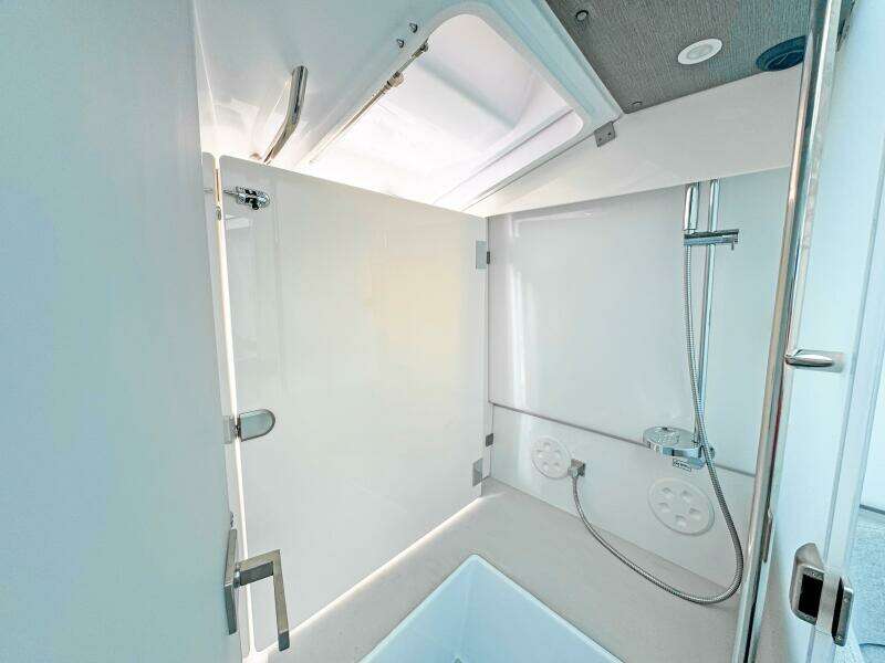 37ft Axopar Yacht For Sale