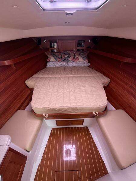 Barbican V 36ft MJM Yacht For Sale