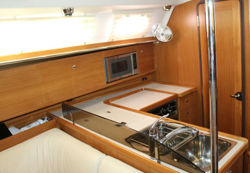 2012 Catalina 355