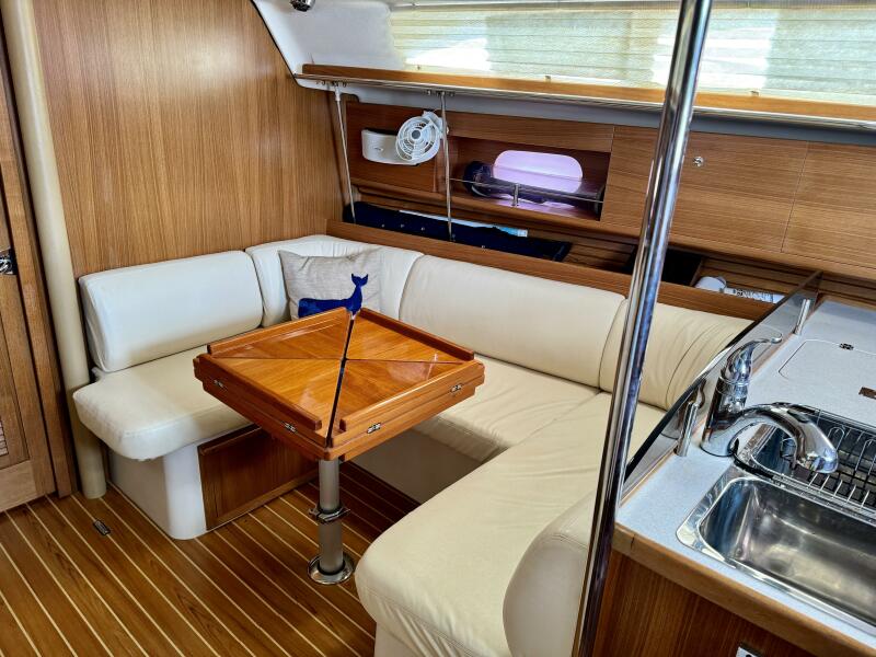 2012 Catalina 355