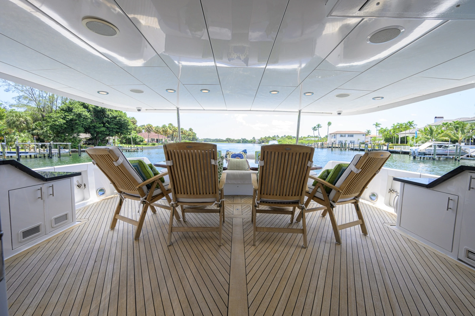 Hatteras 100 MAGIC - Aft Deck