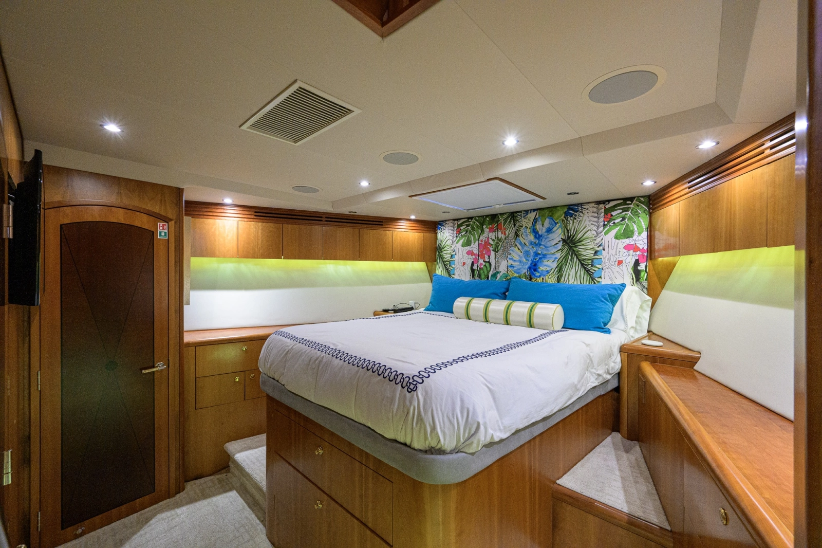 Hatteras 100 MAGIC - Forward Guest Stateroom