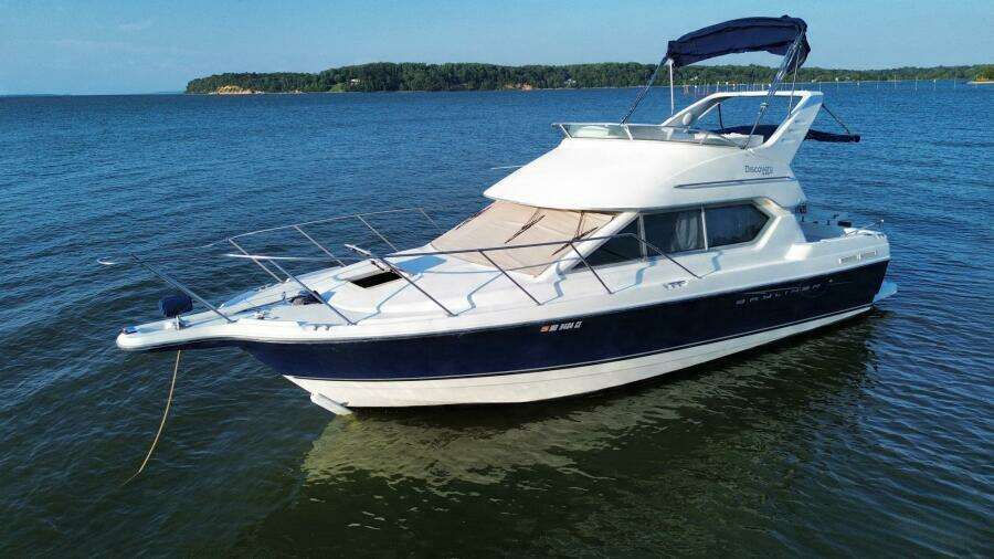 28ft Bayliner Yacht For Sale
