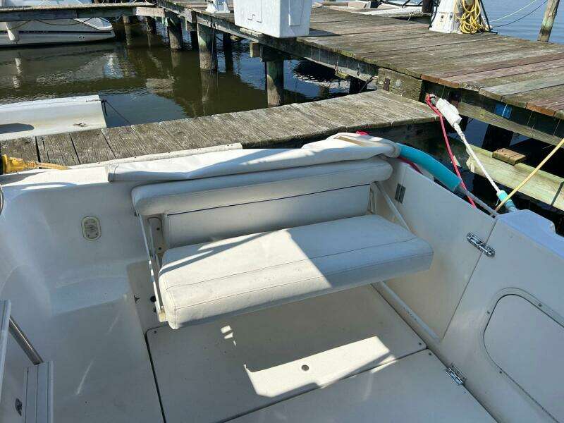 28ft Bayliner Yacht For Sale